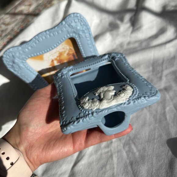 Vintage Blue Ceramic Photo Frame Set – Victorian Cameo Design - Picture 10 of 14